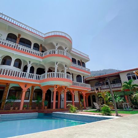 Hotel Posada Gutierrez Panajachel Exterior foto