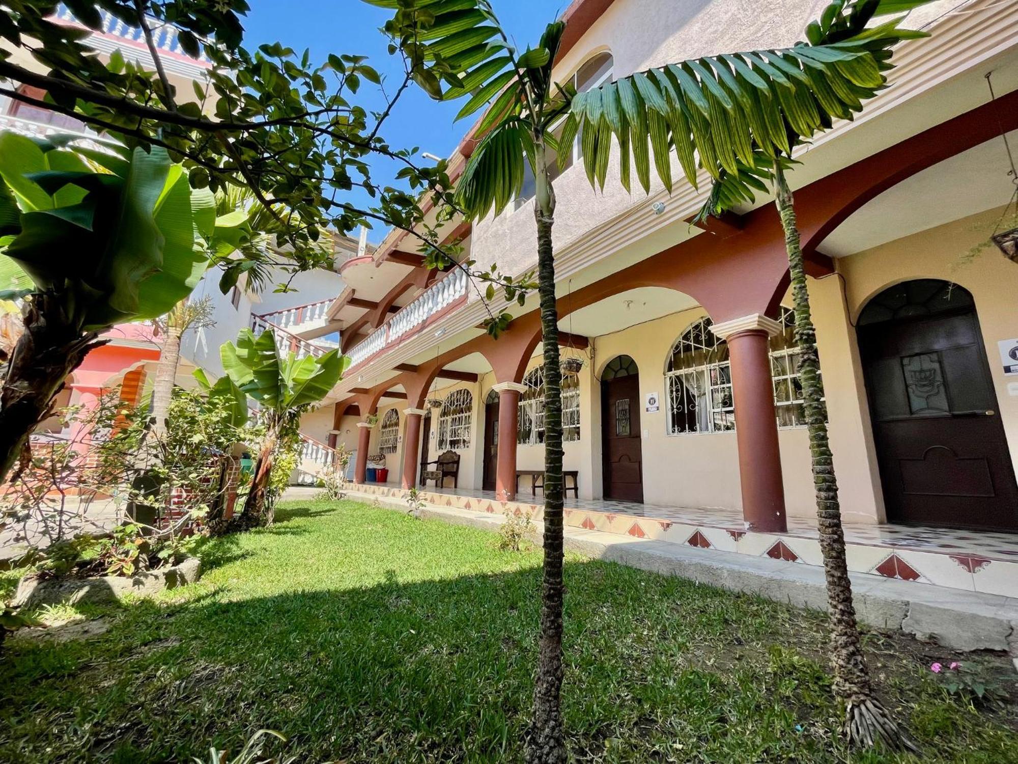 Hotel Posada Gutierrez Panajachel Exterior foto
