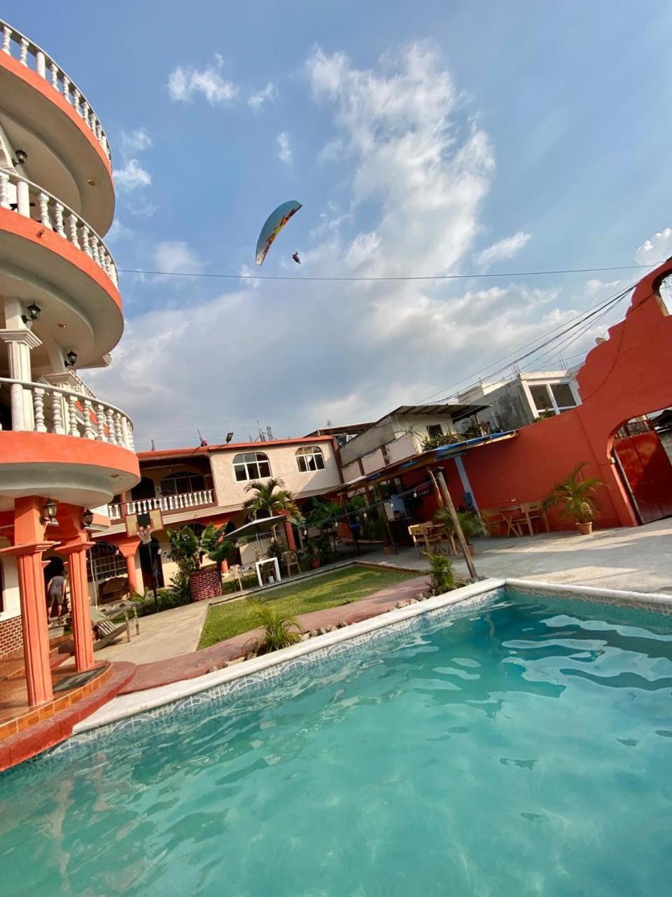 Hotel Posada Gutierrez Panajachel Exterior foto