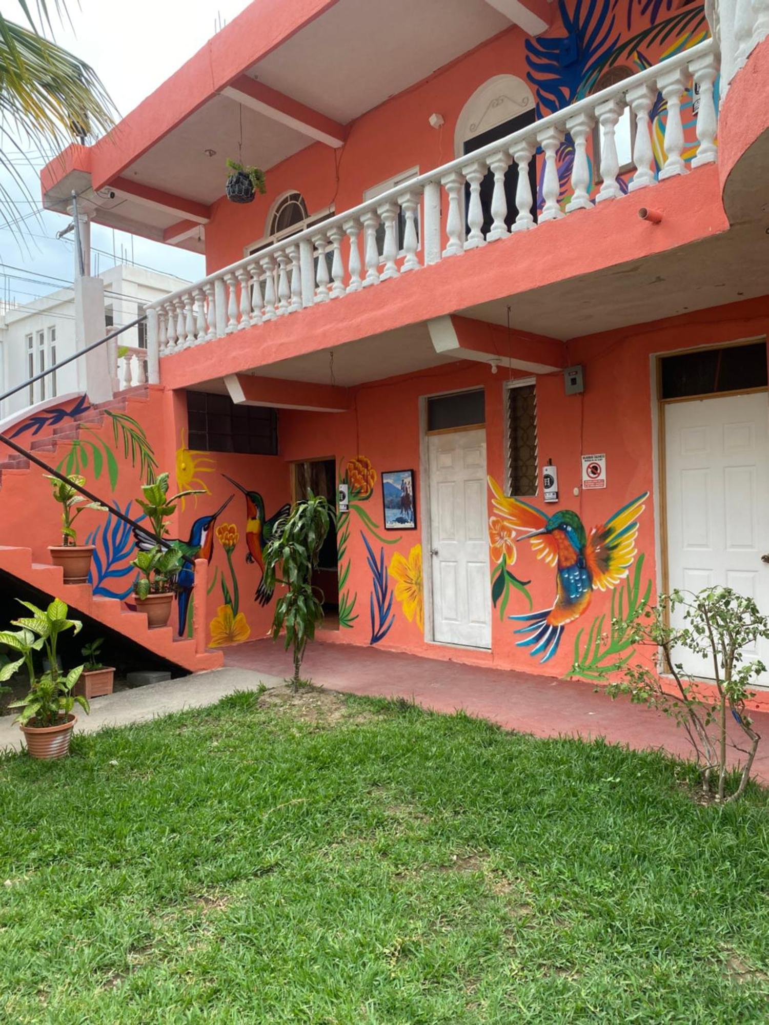 Hotel Posada Gutierrez Panajachel Exterior foto